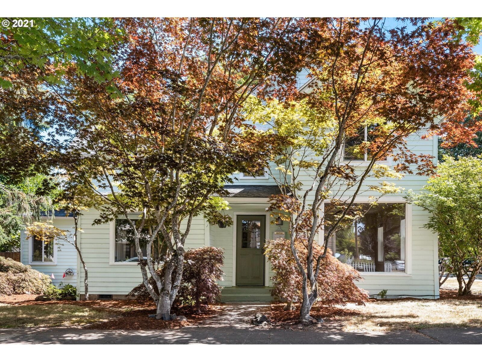 Property Photo:  1803 Douglas St  OR 97116