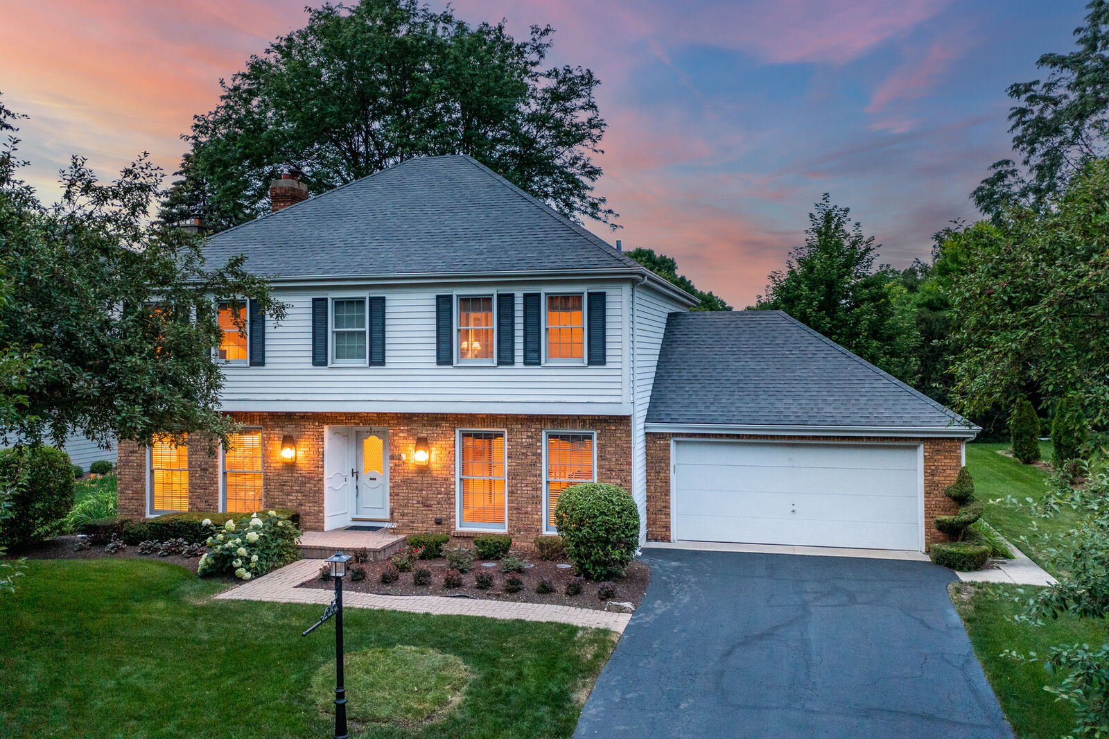 Property Photo: 1019 Thunderbird Lane IL 60563