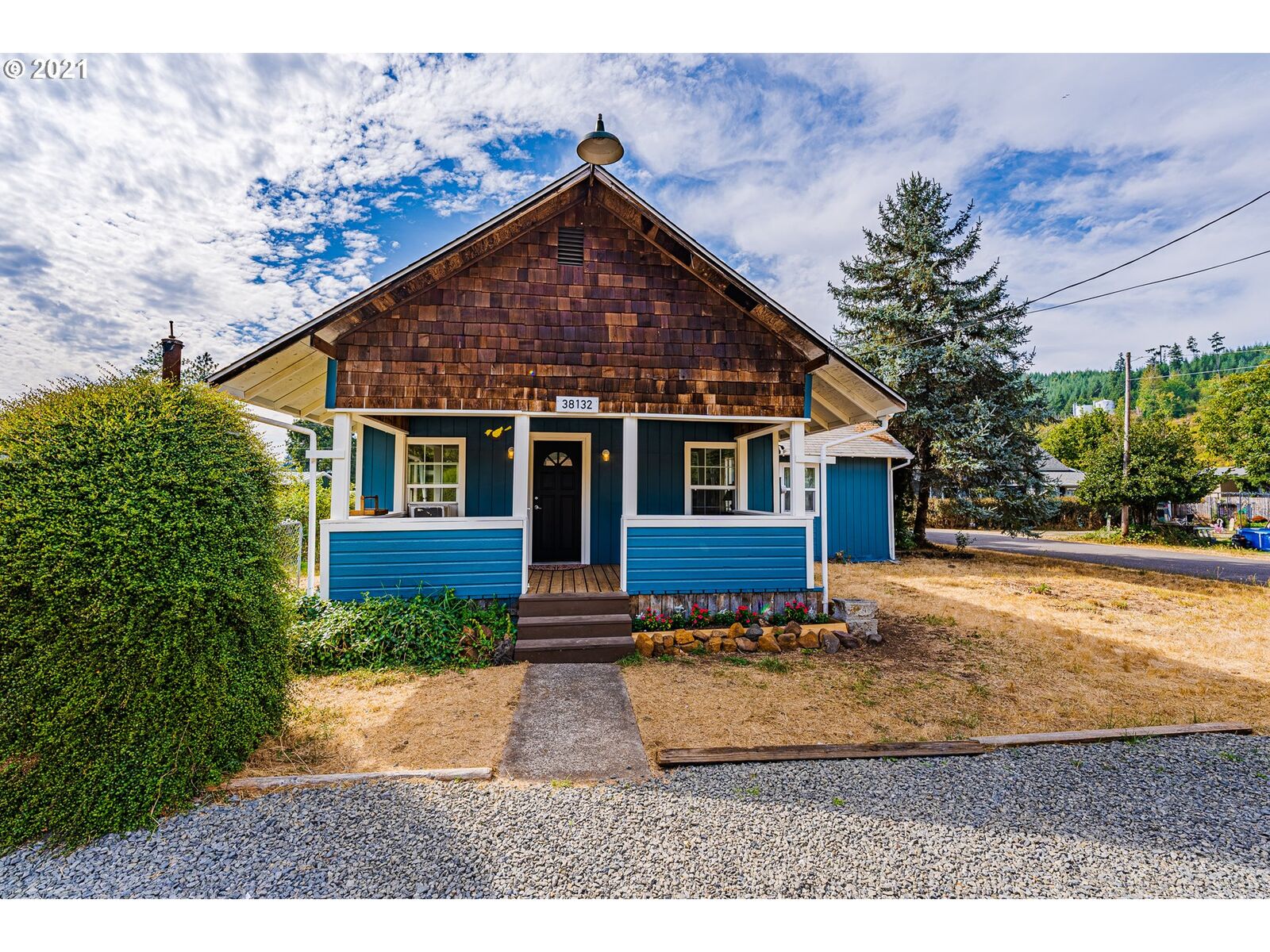 Property Photo:  38132 B St  OR 97454 