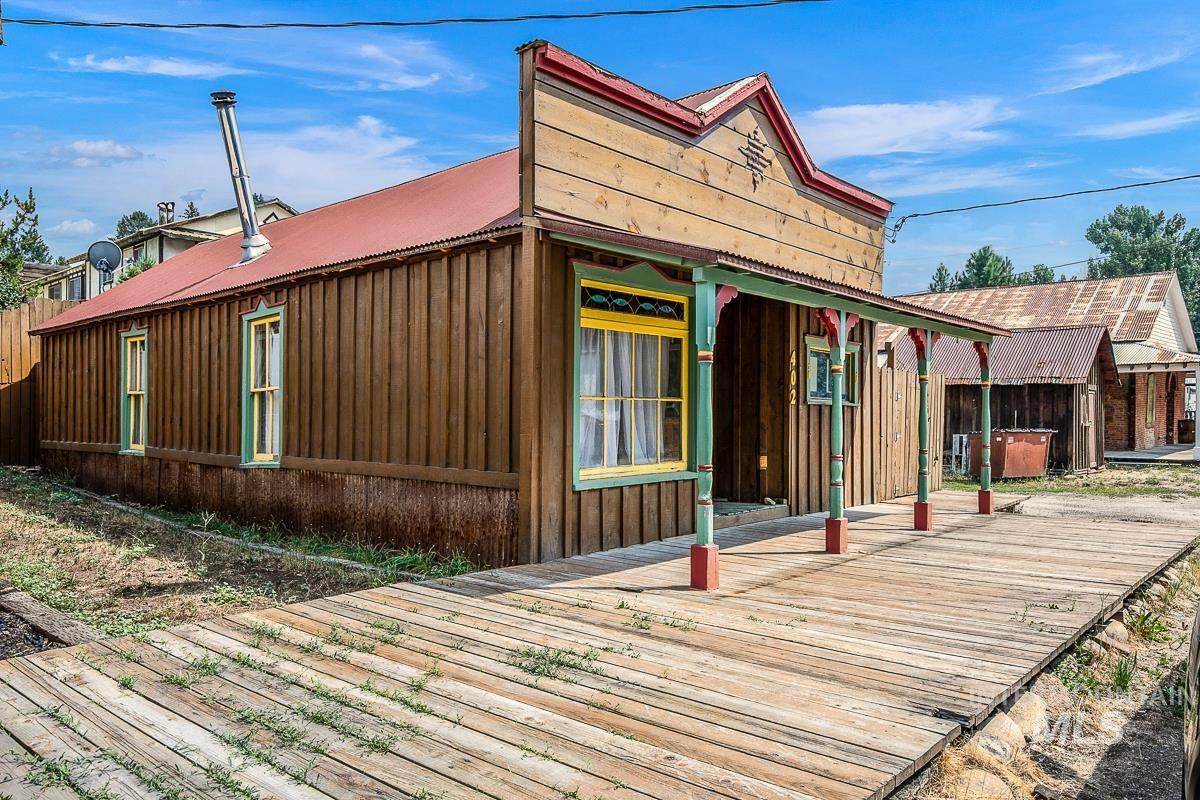 Property Photo: 402 Montgomery St ID 83631