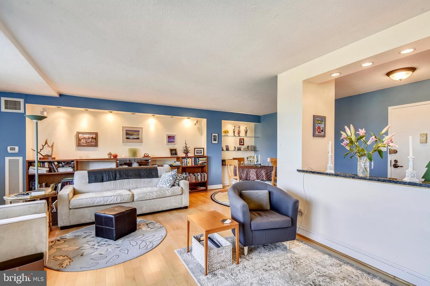 Property Photo:  501 Slaters Lane 215  VA 22314 