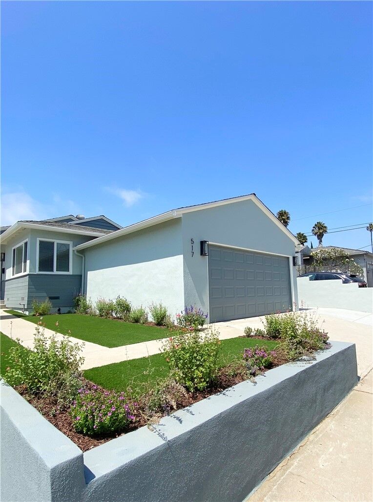 Property Photo: 517 Blossom Lane CA 90278