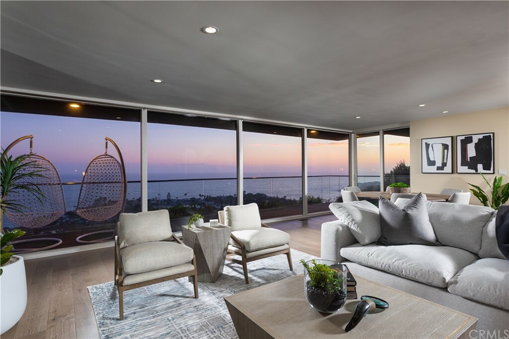 Property Photo:  567 Dunnegan Place  CA 92651 