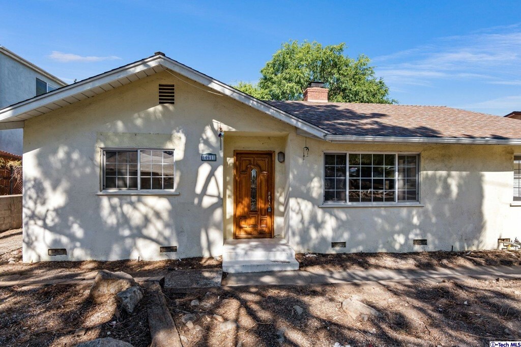 Property Photo:  10611 Pinewood Avenue  CA 91042 