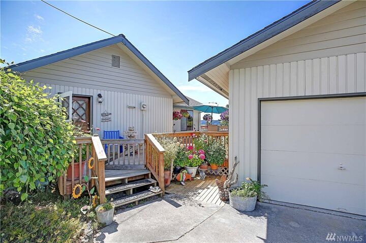 Property Photo:  1154 York Place  WA 98282 