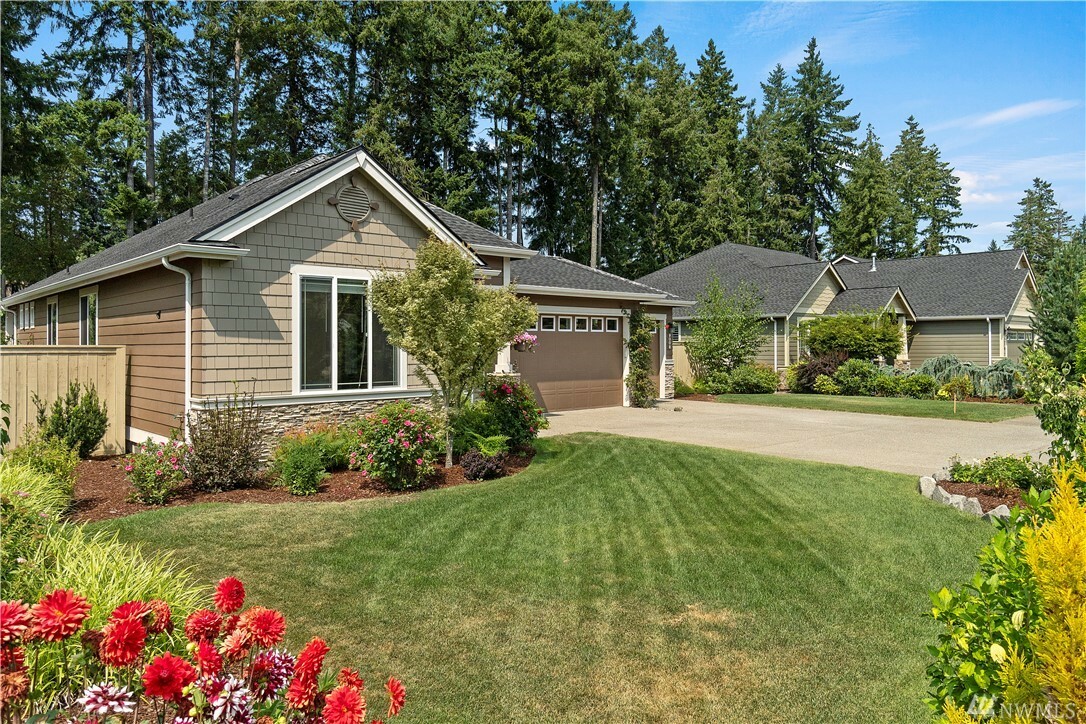 Property Photo: 9008 Bristonwood Dr NE WA 98516