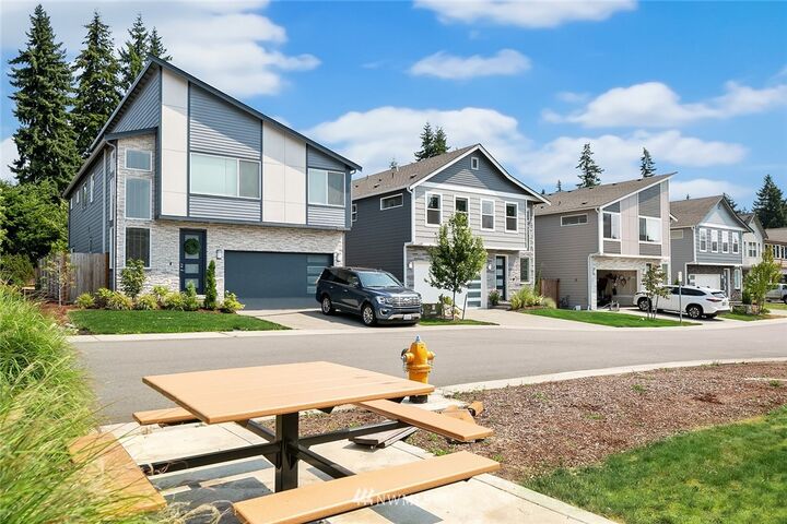 Property Photo: 22009 86th Park W WA 98026