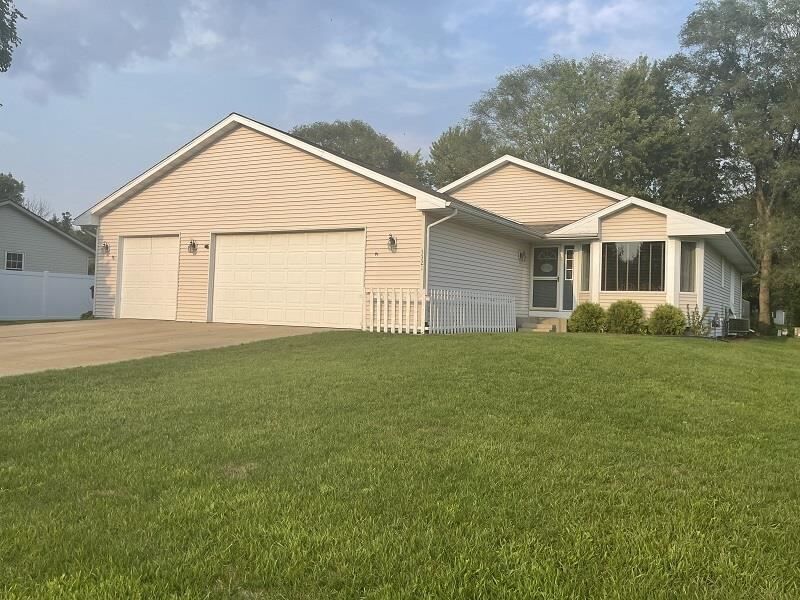 Property Photo:  3321 Glenbarr Drive  WI 53548 