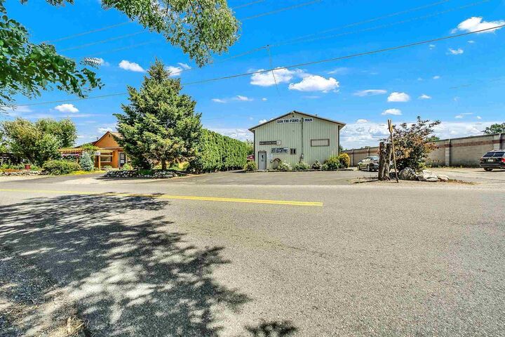 1708 N Vista Rd  Spokane Valley WA 99212-2570 photo