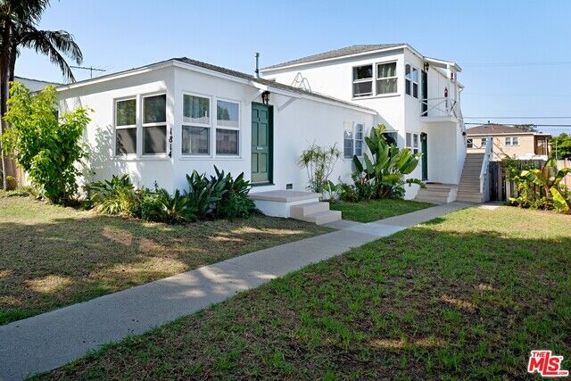 Property Photo:  1814   18th St A  CA 90404 