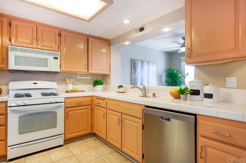 Property Photo:  12842 Carriage Heights Way  CA 92064 