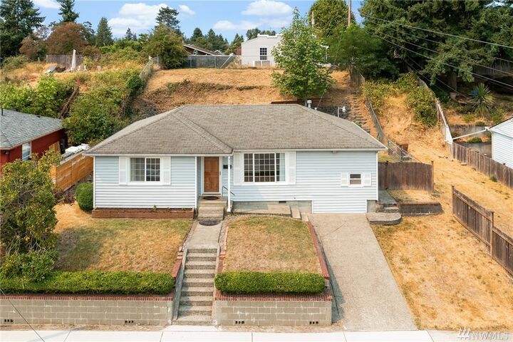 Home for sale in 912 S Washington St, WA 98405