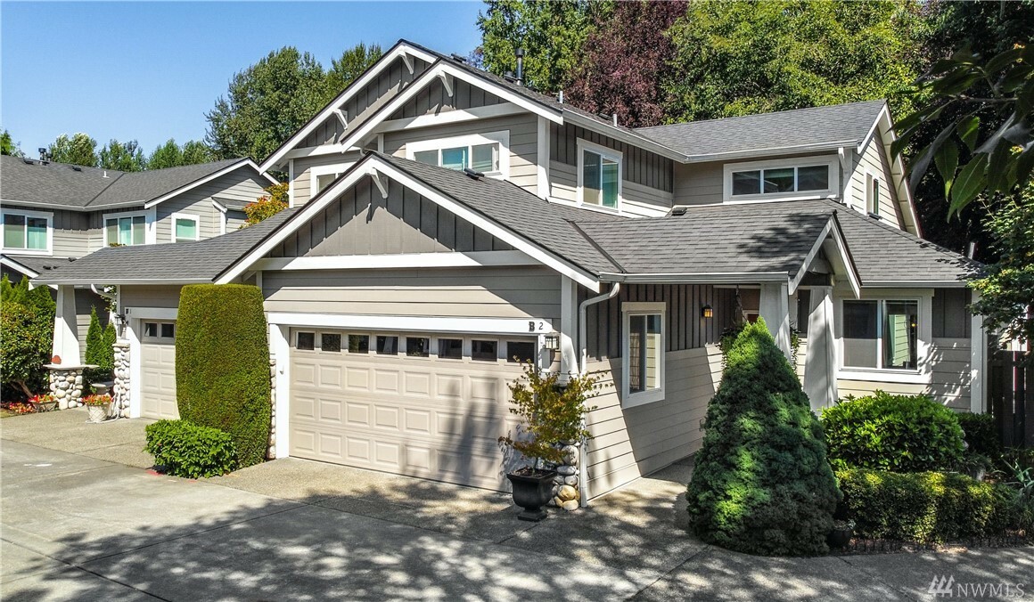 Property Photo:  685 NW Juniper St B2  WA 98027 