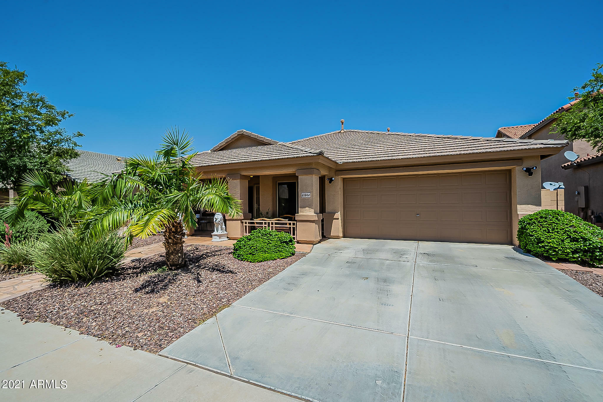 Property Photo: 41844 W Sparks Court AZ 85138