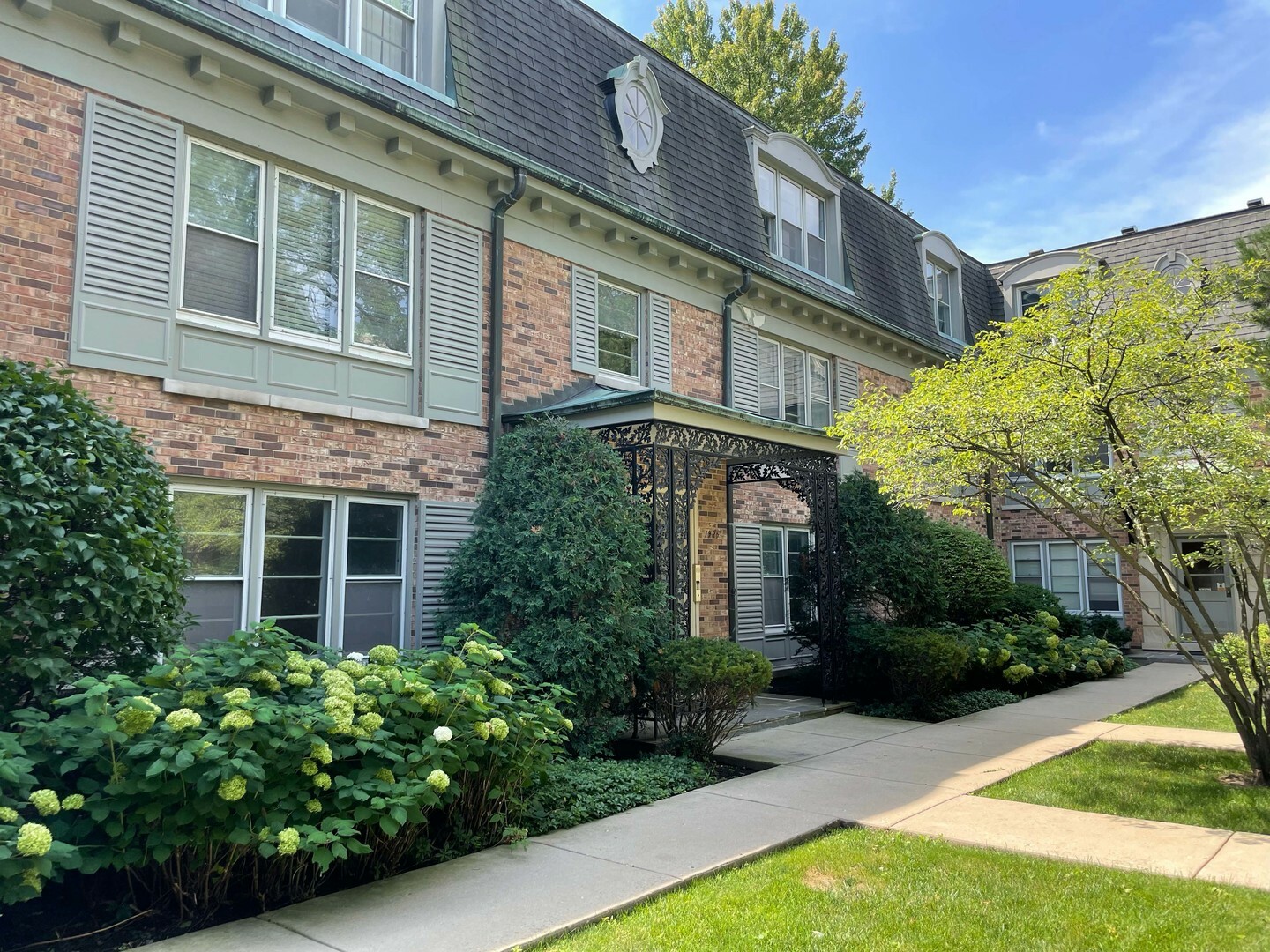Property Photo: 1925 Sherman Avenue 1E IL 60201