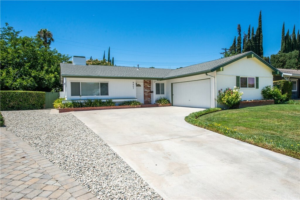 Property Photo:  9407 Elsie Avenue  CA 91324 