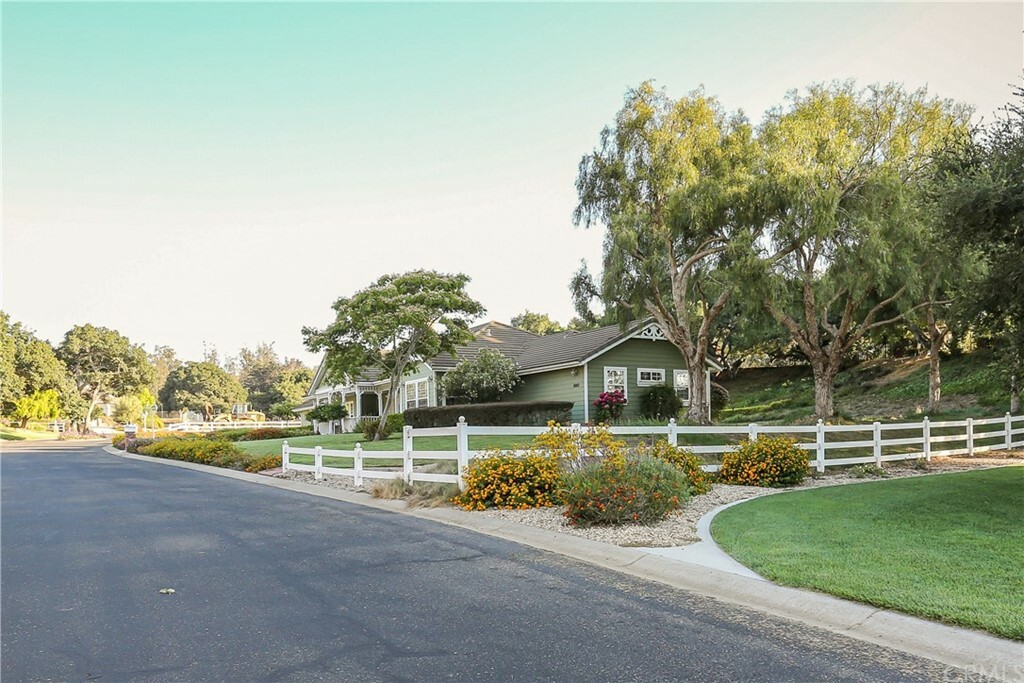 Property Photo:  5867 Robin Court  CA 93455 