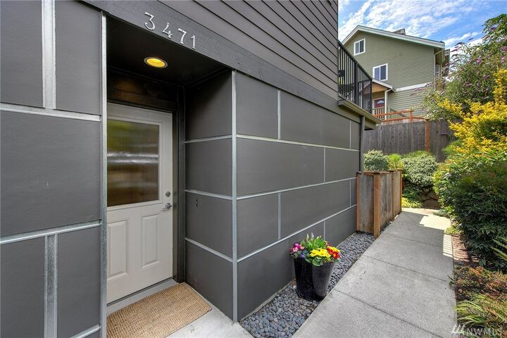 Property Photo:  3471 21st Ave W  WA 98199 