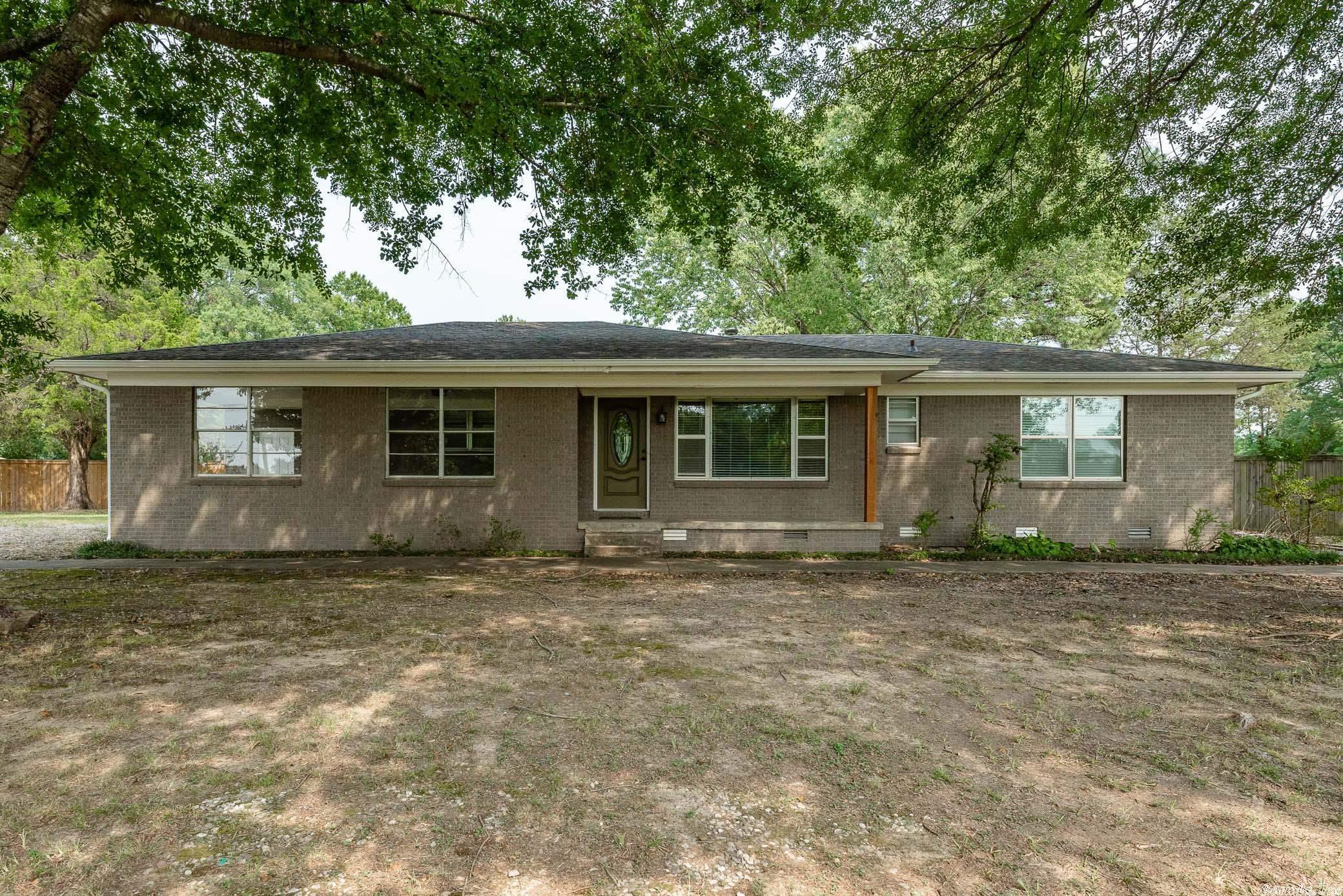 Property Photo:  1340 E German Lane  AR 72032 