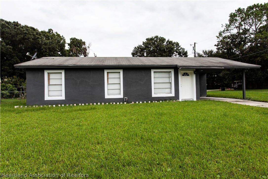 Property Photo:  510 Grove Street  FL 33834 