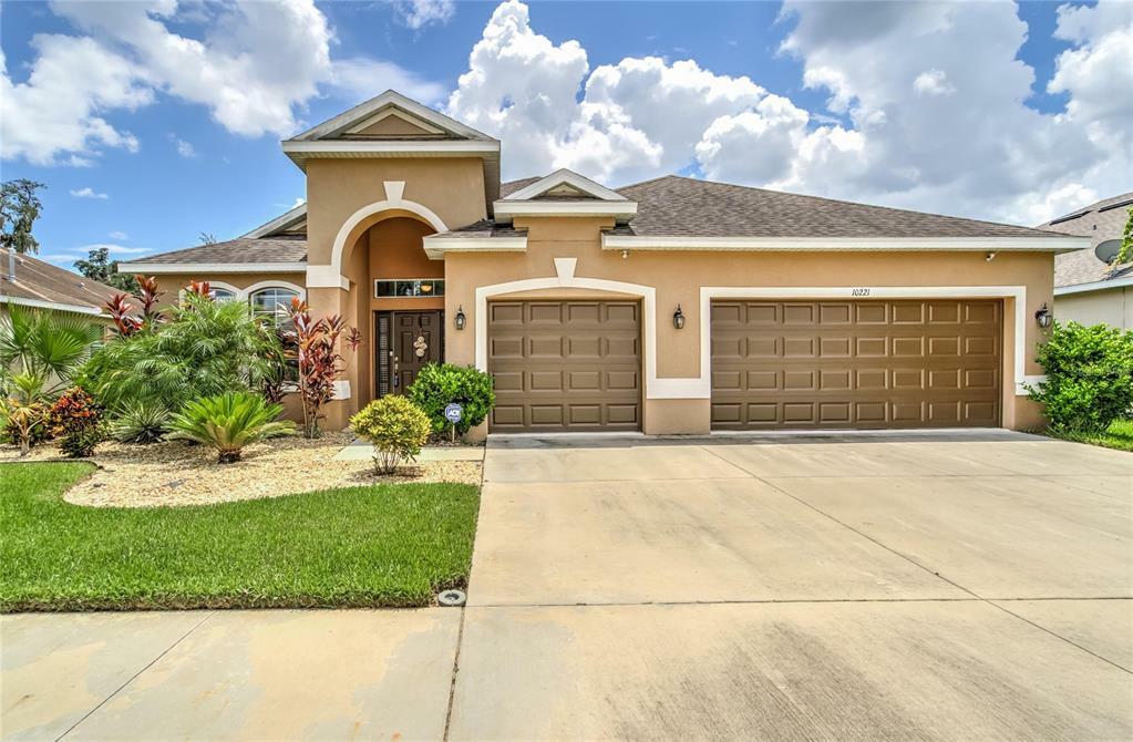 Property Photo: 10221 Holland Road FL 33578