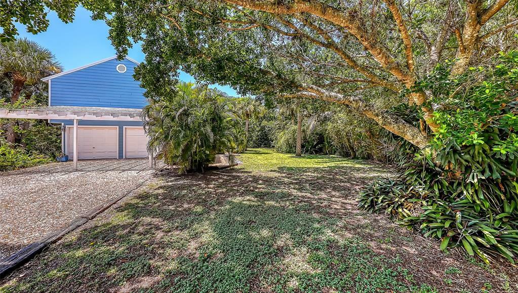 Property Photo:  526 Treasure Boat Way  FL 34242 