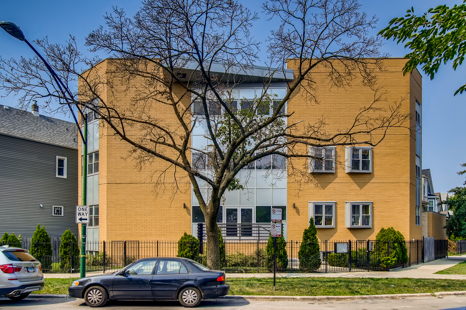 Property Photo:  3744 W George Street D  IL 60618 