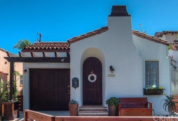 Property Photo: 158 Granada Avenue CA 90803