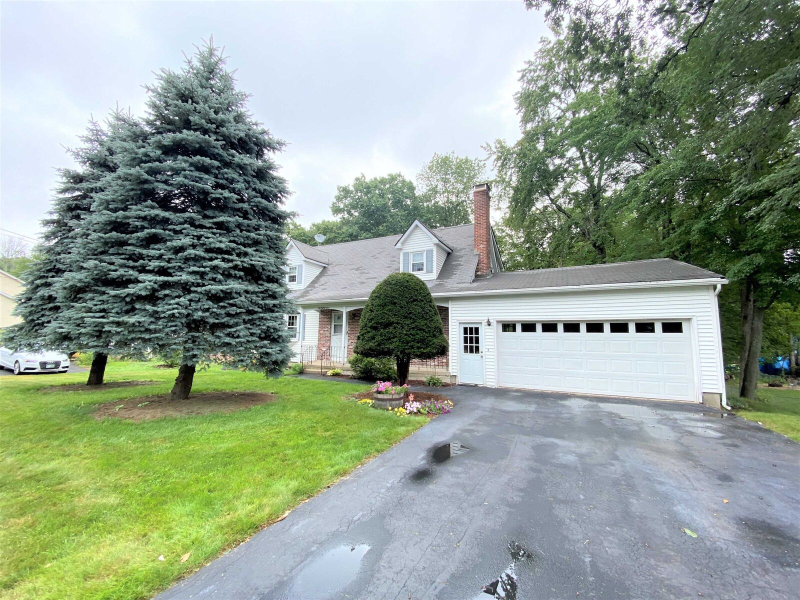 Property Photo:  284 Huse Road  NH 03103 