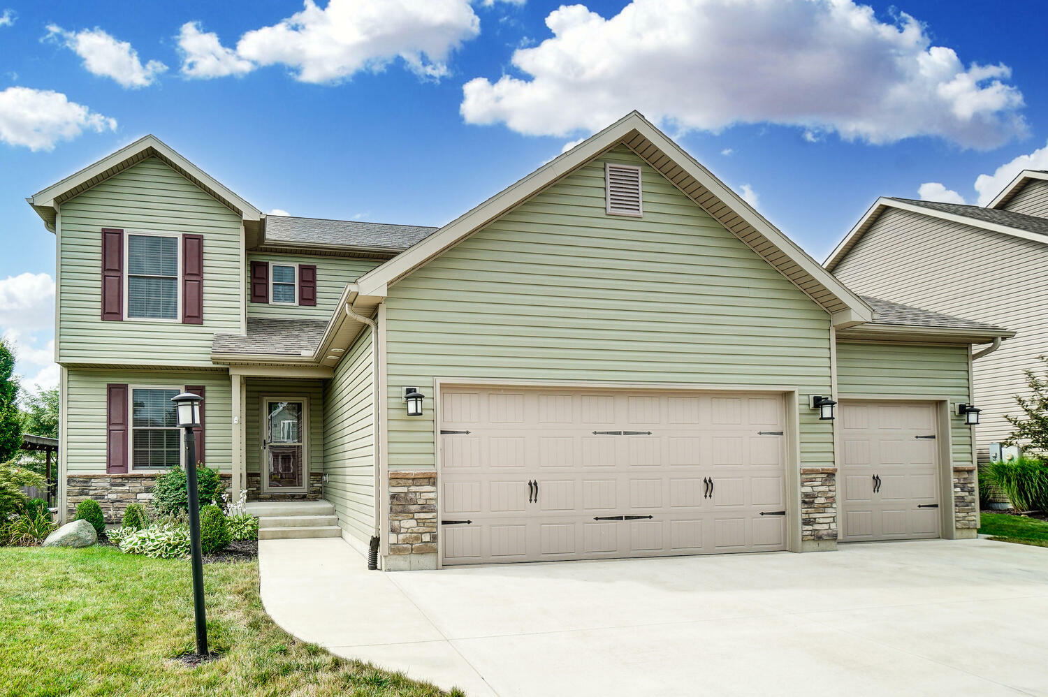 Property Photo: 2641 Shady Tree Drive OH 45373