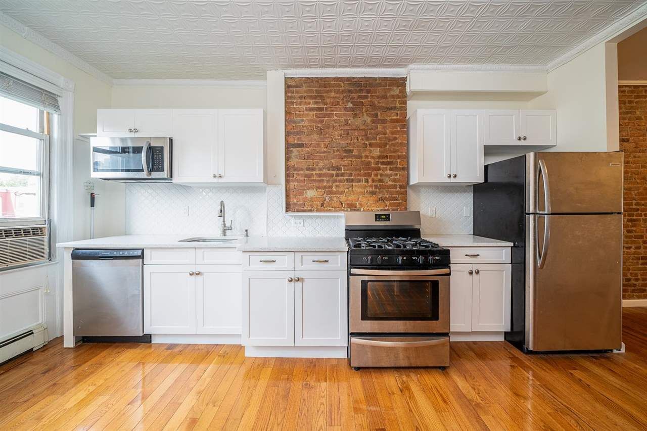 Property Photo:  351 8th St 3B  NJ 07302 