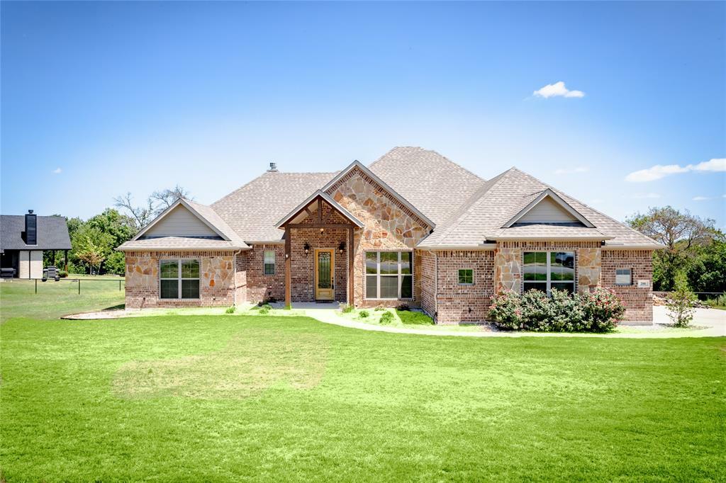 Property Photo:  200 Scenic Wood Drive  TX 76020 