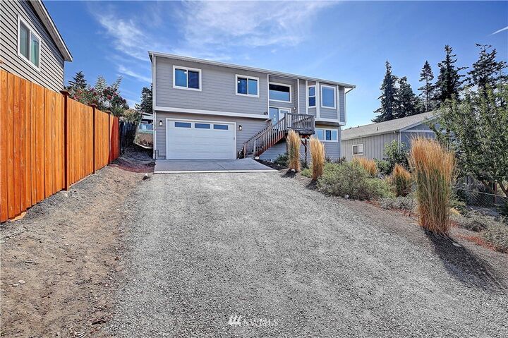 Property Photo:  1079  Pinehurst Court  WA 98282 
