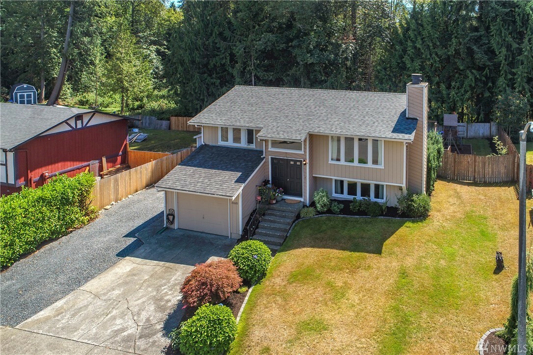 Property Photo:  10320 12th Place SE  WA 98258 