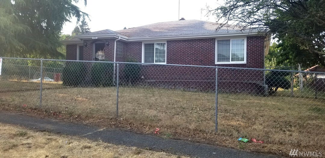 Property Photo:  1201 E 34th St  WA 98404 