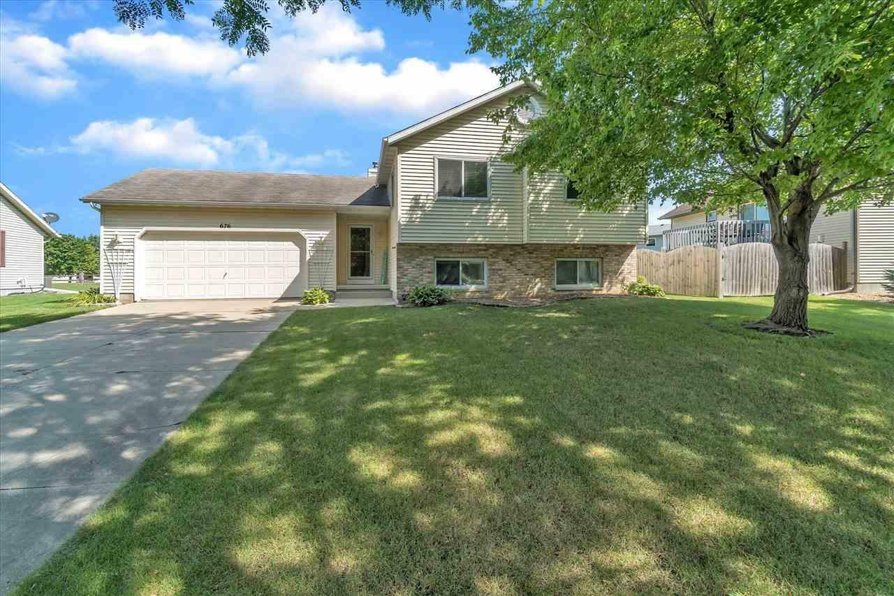 Property Photo:  676 Robin Dr  WI 53590 