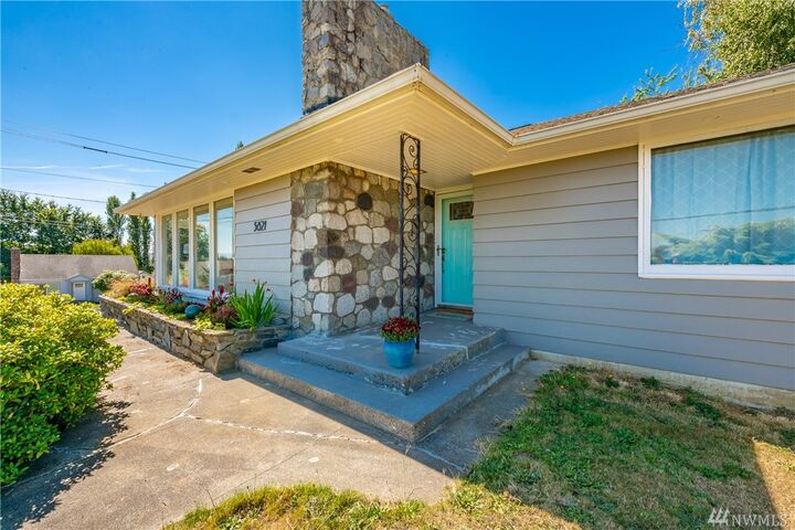 Property Photo: 5821 Vista Dr WA 98248