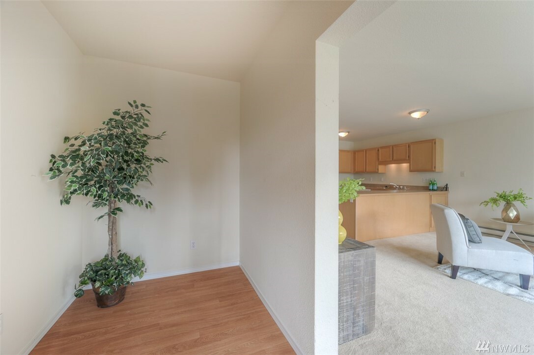 Property Photo:  2120 Highland Ave 202  WA 98201 