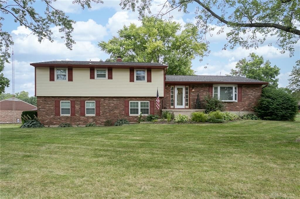 Property Photo: 4211 Willow Creek Drive OH 45415