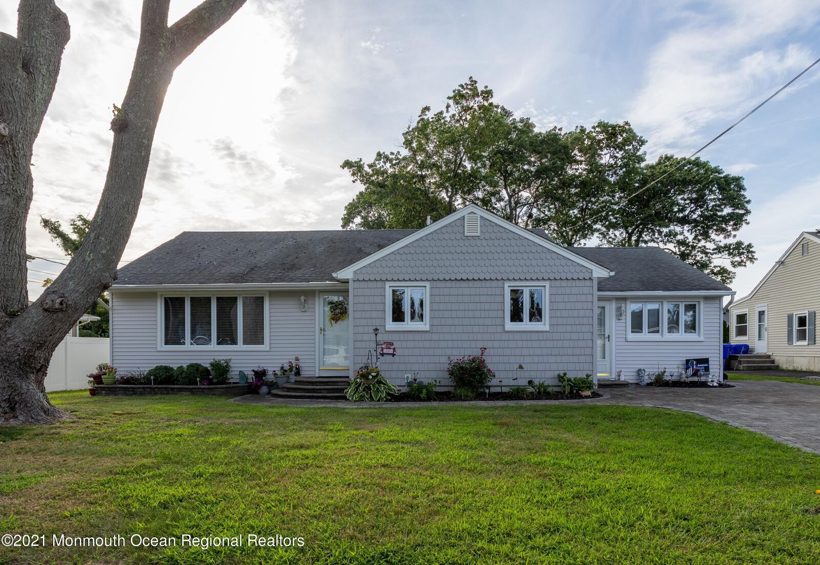 Property Photo:  16 Laurelhurst Drive  NJ 08724 
