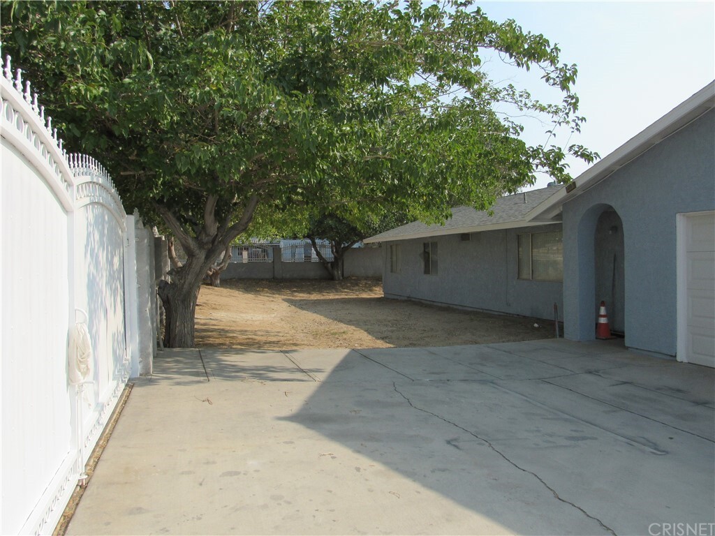Property Photo: 40107 172nd Street E CA 93591