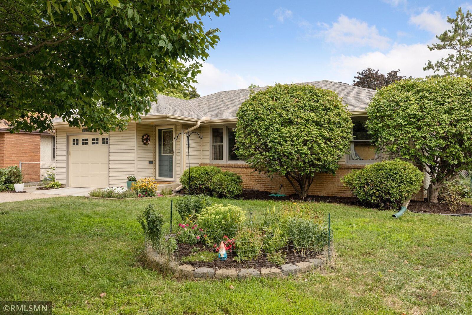 Property Photo: 6335 Thomas Avenue S MN 55423