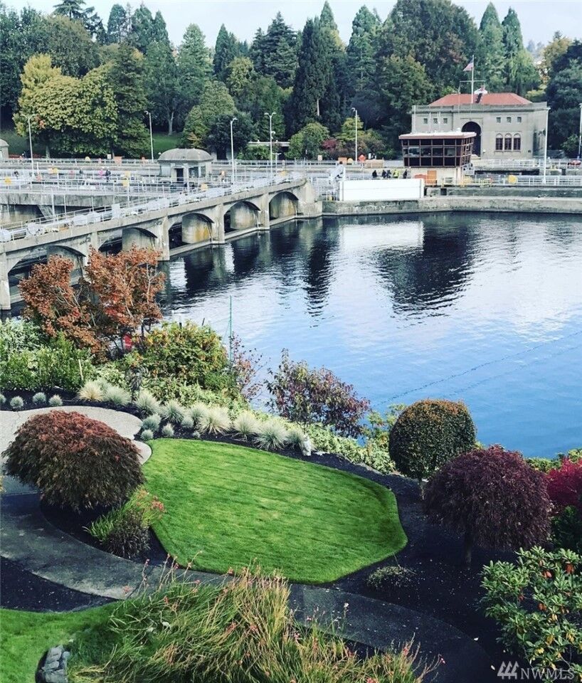 Property Photo: 3100 W Commodore Wy 202 WA 98199
