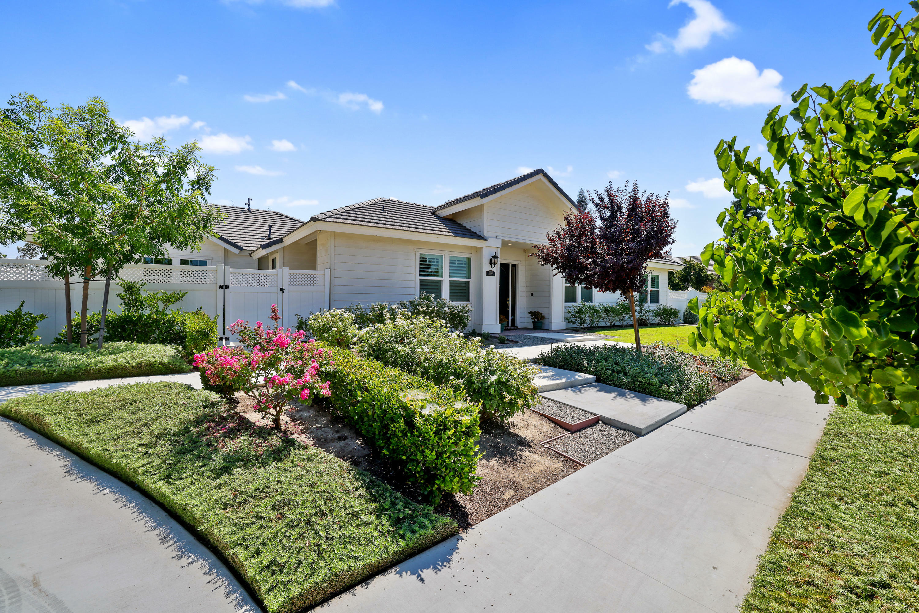 Property Photo:  4443 W Modoc Avenue  CA 93291 