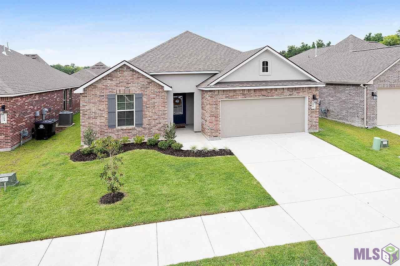 Property Photo:  1026 Meridian Dr  LA 70820 