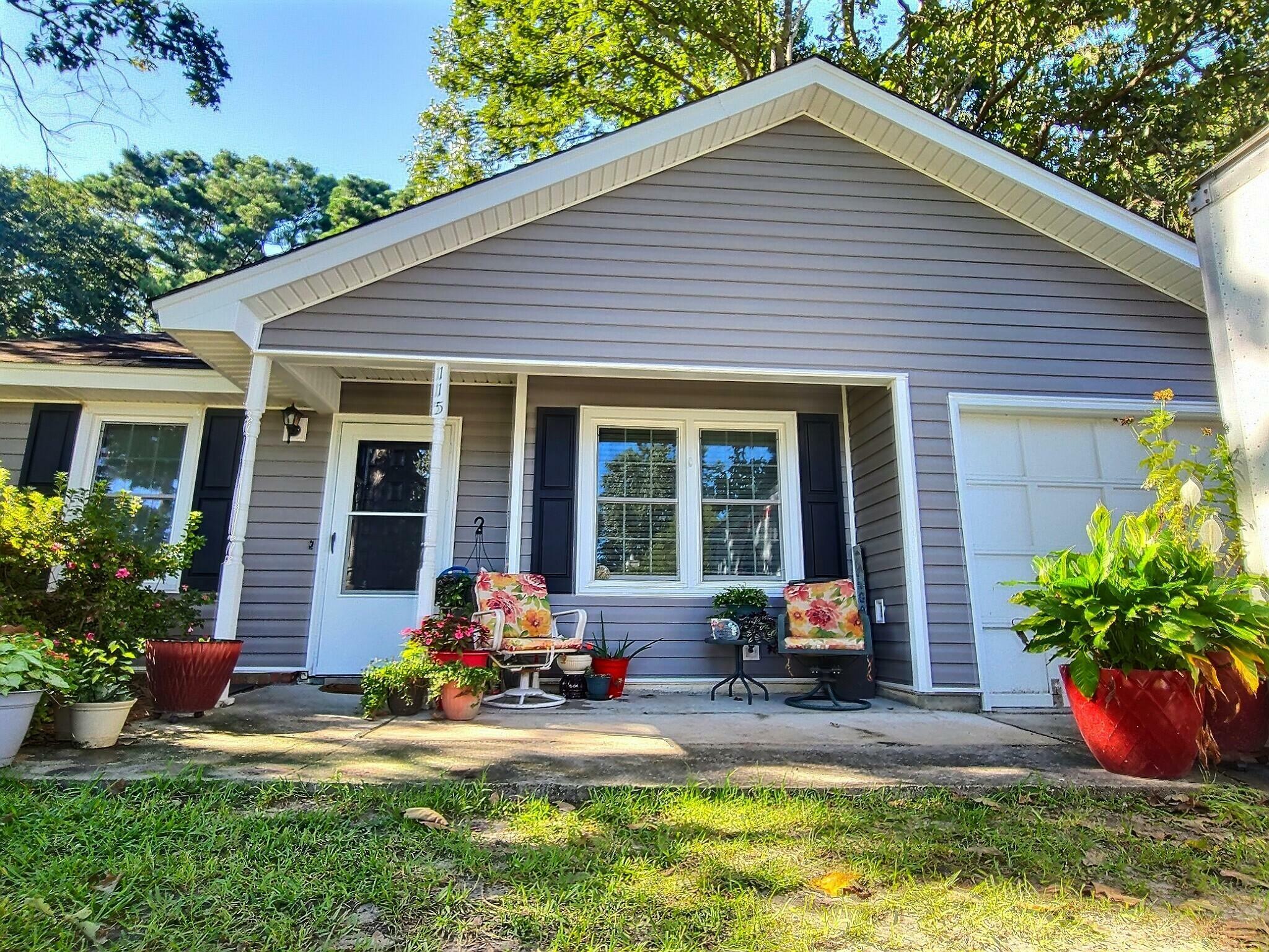 Property Photo:  115 Tennyson Way  SC 29486 