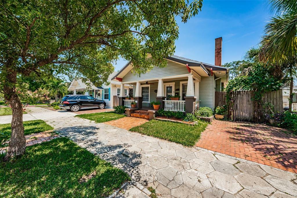 Property Photo:  747 2nd Street N  FL 33701 