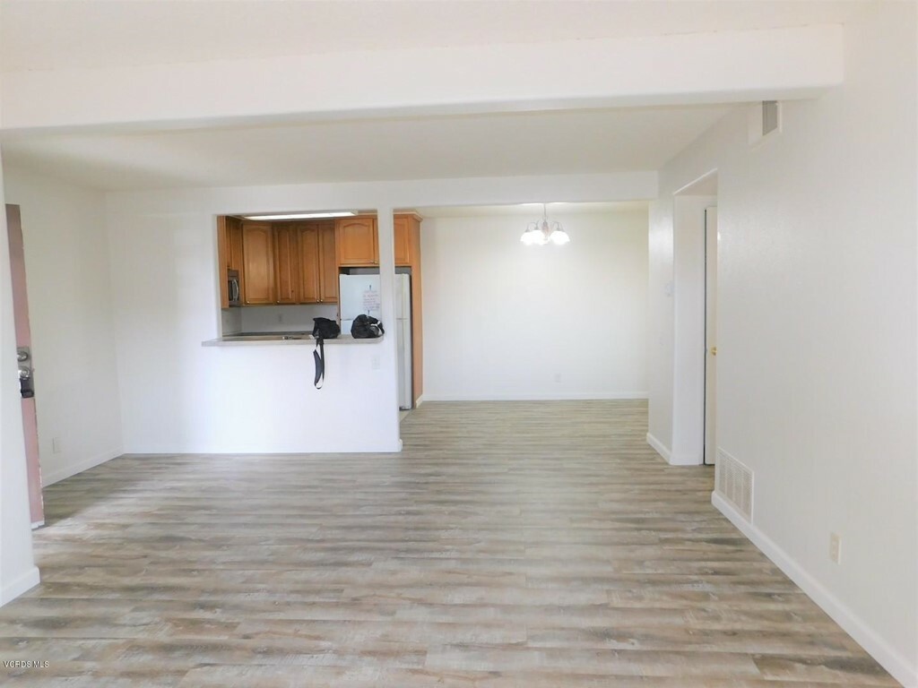 Property Photo:  1300 Saratoga Avenue 1512  CA 93003 