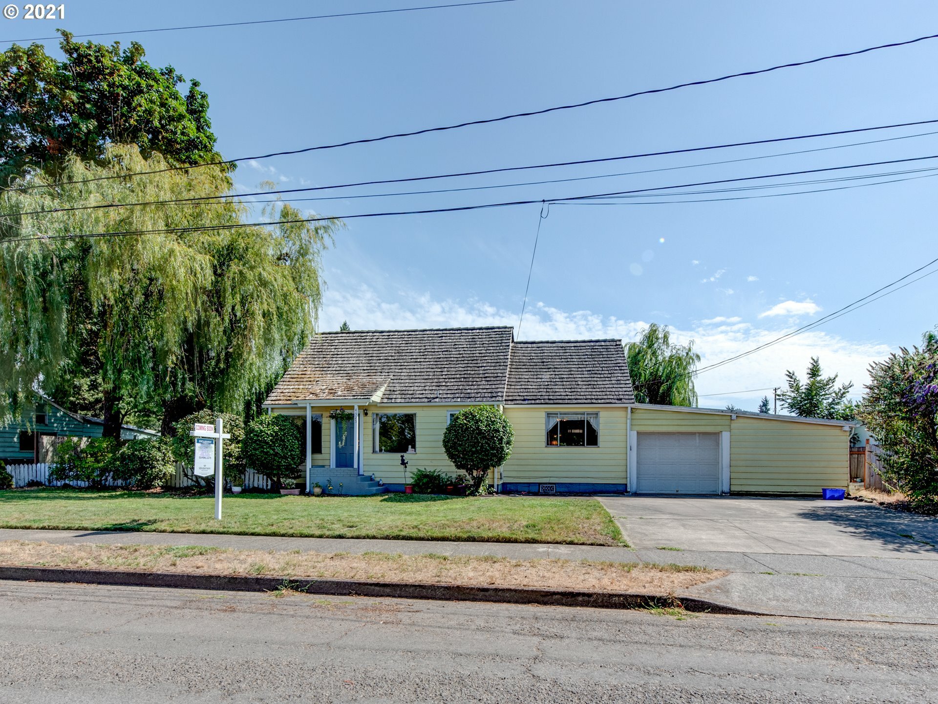 Property Photo:  4525 Camellia St  OR 97478 
