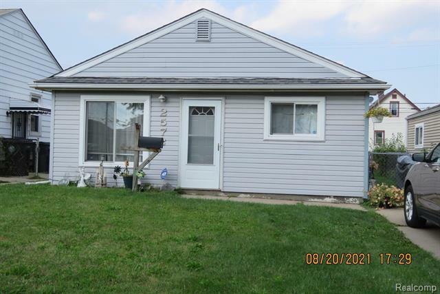 Property Photo:  2572 David Street  MI 48122 